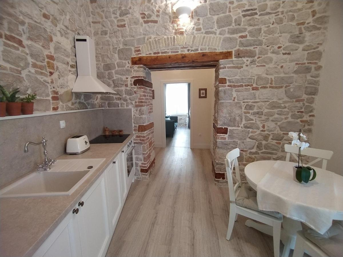 Apartment Antique Zadar - City Center Esterno foto
