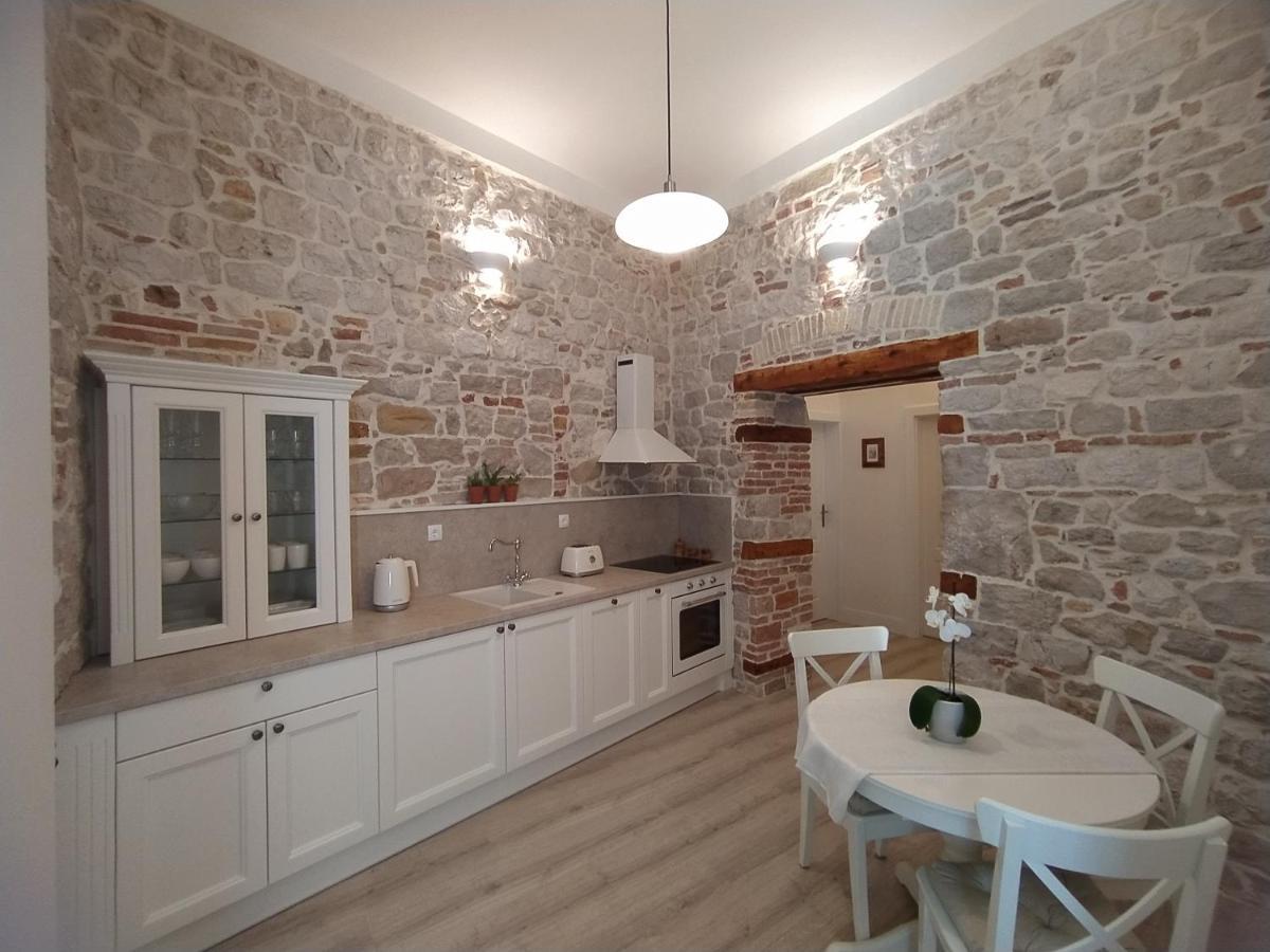 Apartment Antique Zadar - City Center Esterno foto